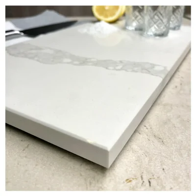 Tabla Aperitivo Cuarzo Calacatta 40x23 cm3